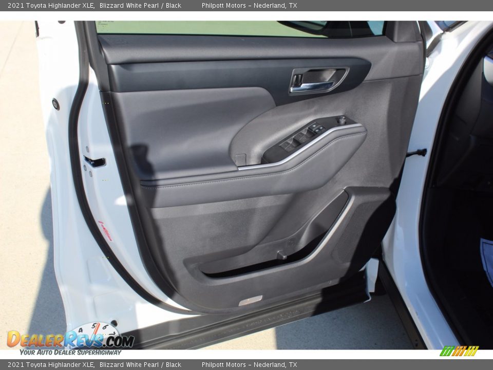 2021 Toyota Highlander XLE Blizzard White Pearl / Black Photo #9