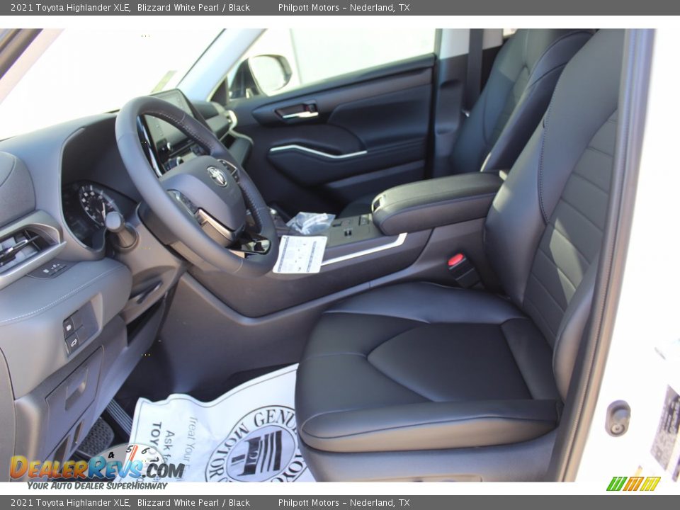 2021 Toyota Highlander XLE Blizzard White Pearl / Black Photo #10