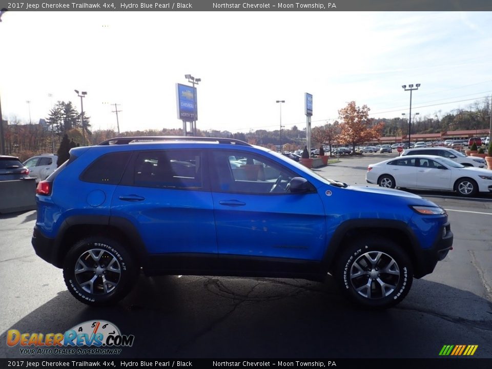 2017 Jeep Cherokee Trailhawk 4x4 Hydro Blue Pearl / Black Photo #10