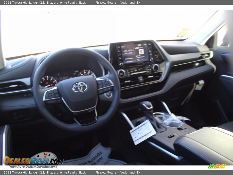 2021 Toyota Highlander XLE Blizzard White Pearl / Black Photo #21