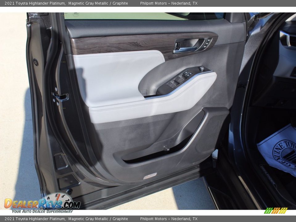 2021 Toyota Highlander Platinum Magnetic Gray Metallic / Graphite Photo #9