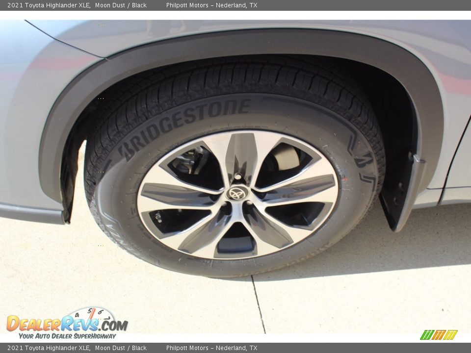 2021 Toyota Highlander XLE Moon Dust / Black Photo #5