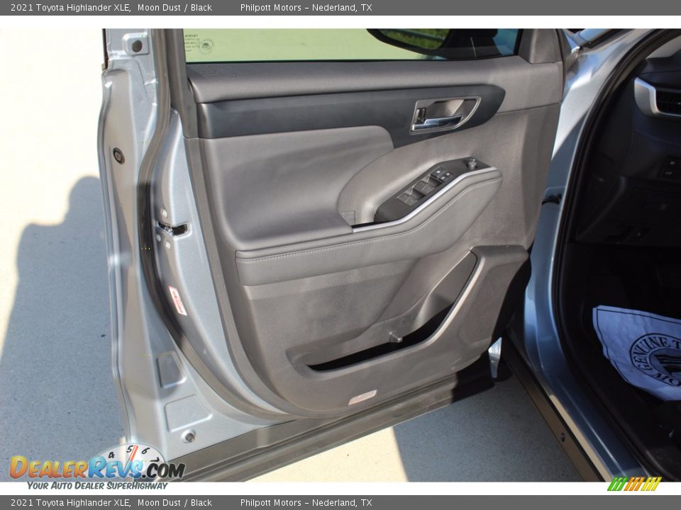 2021 Toyota Highlander XLE Moon Dust / Black Photo #9