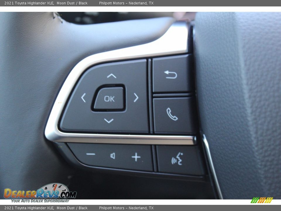 2021 Toyota Highlander XLE Steering Wheel Photo #11