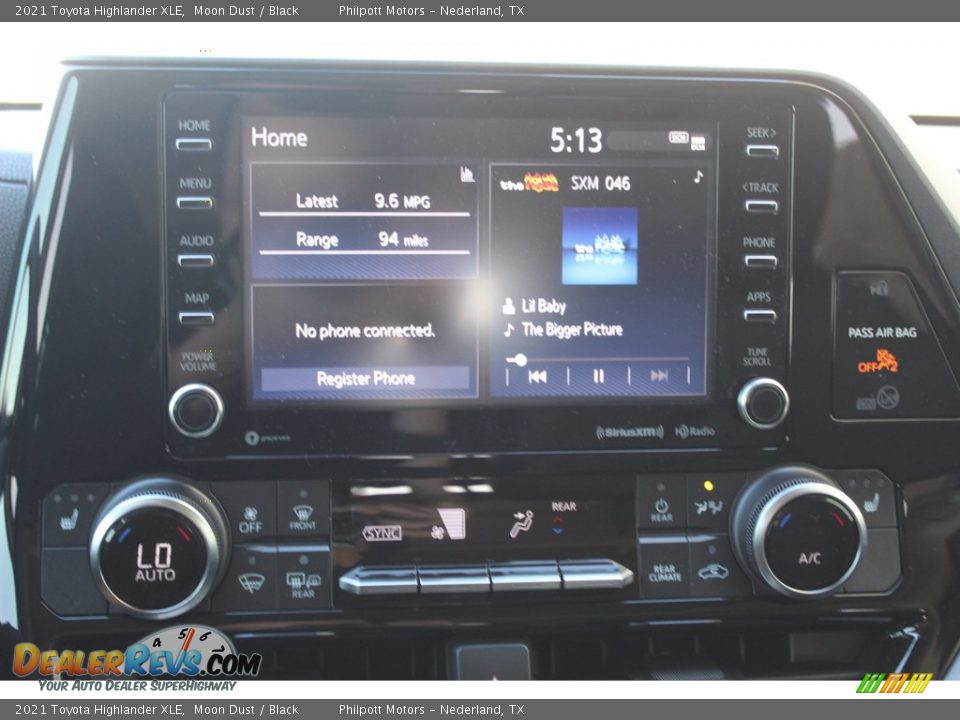 2021 Toyota Highlander XLE Moon Dust / Black Photo #15