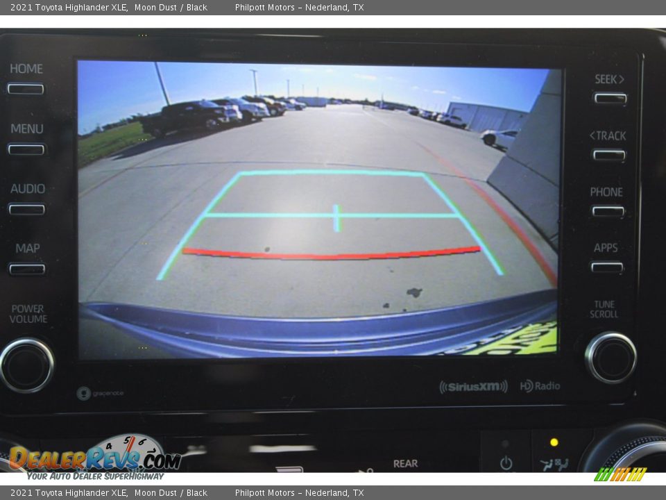 2021 Toyota Highlander XLE Moon Dust / Black Photo #17