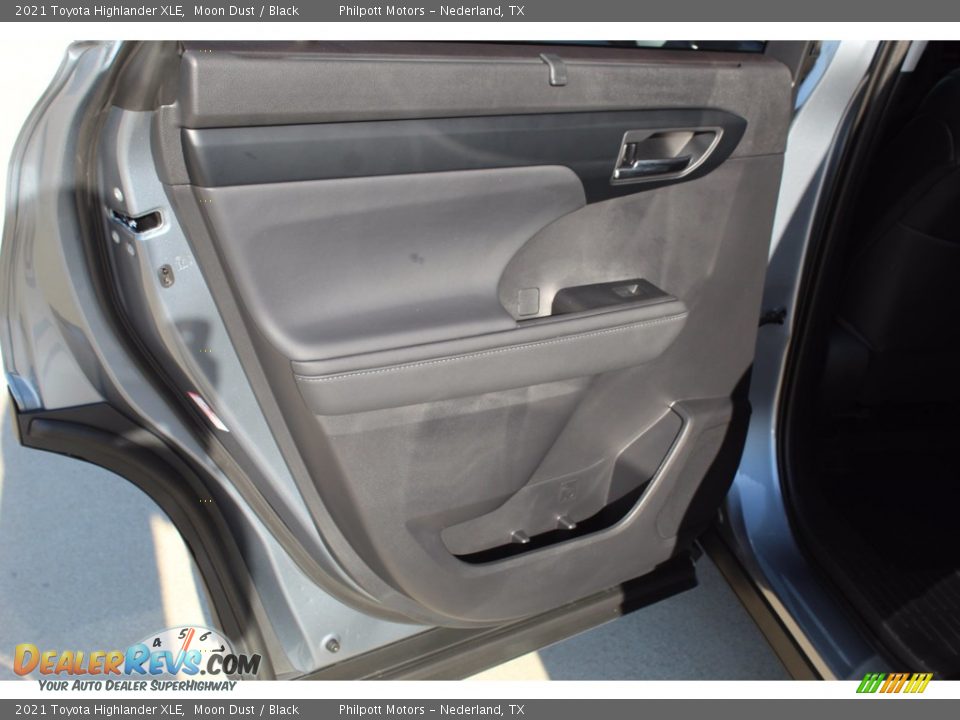 2021 Toyota Highlander XLE Moon Dust / Black Photo #18