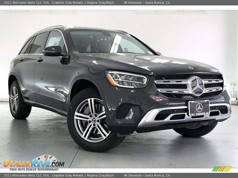 Front 3/4 View of 2021 Mercedes-Benz GLC 300 Photo #12