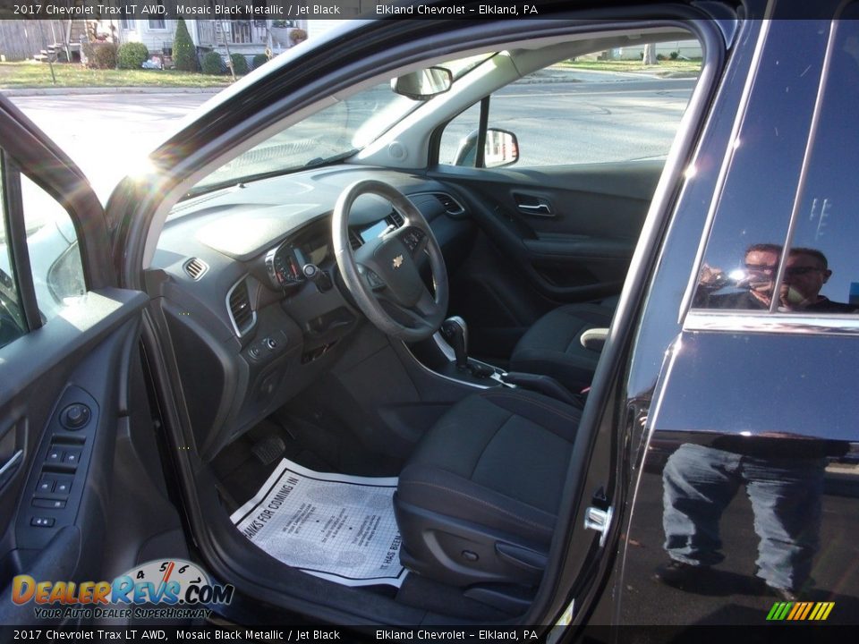 2017 Chevrolet Trax LT AWD Mosaic Black Metallic / Jet Black Photo #11