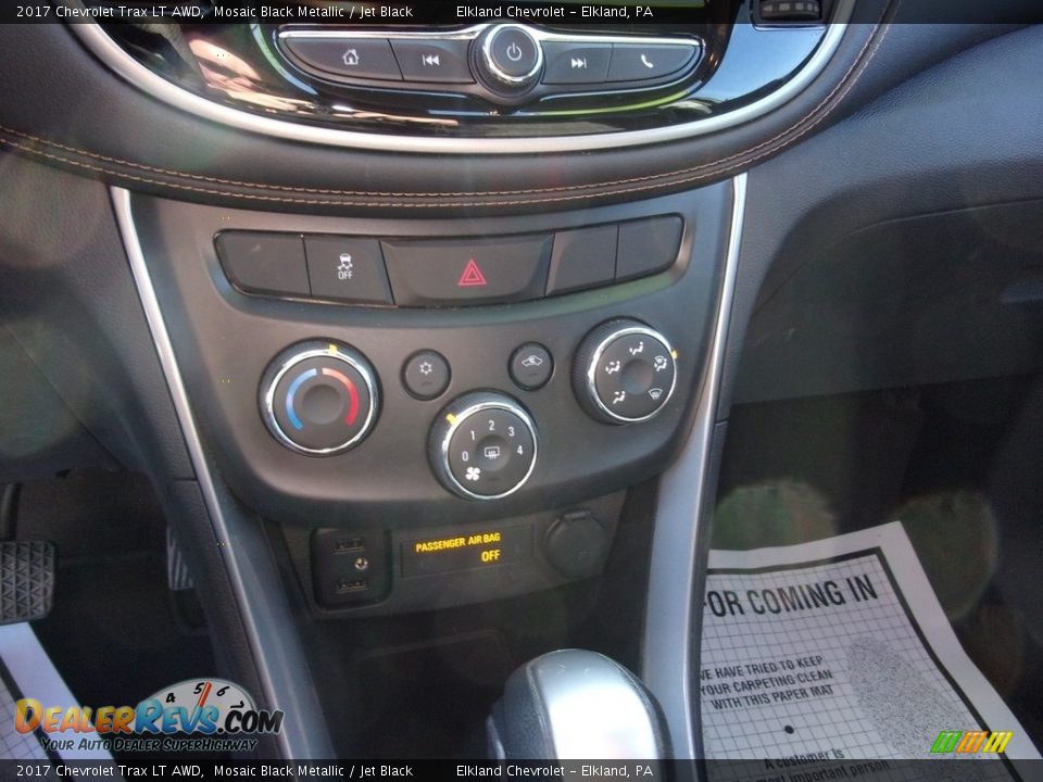 2017 Chevrolet Trax LT AWD Mosaic Black Metallic / Jet Black Photo #22
