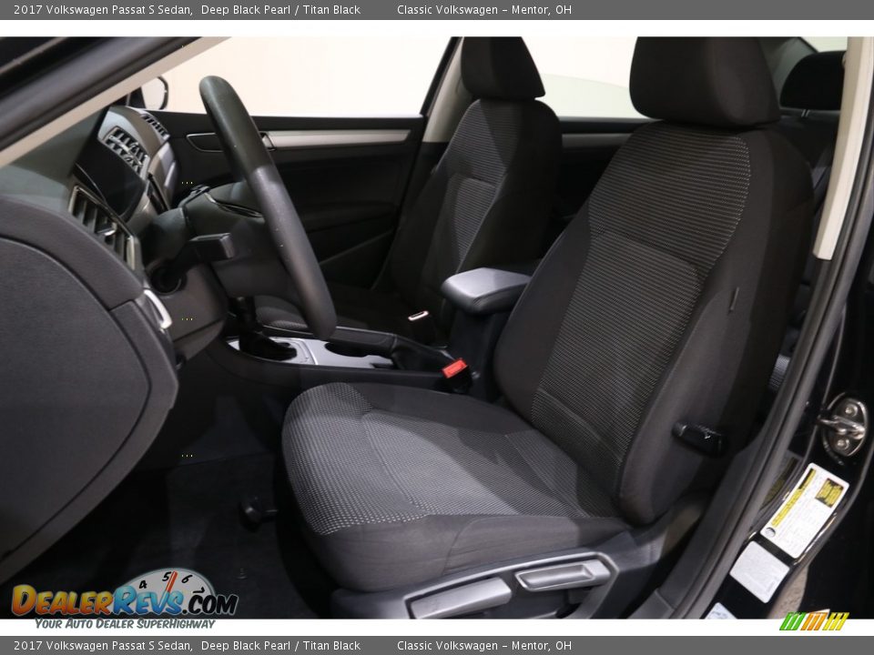 2017 Volkswagen Passat S Sedan Deep Black Pearl / Titan Black Photo #5
