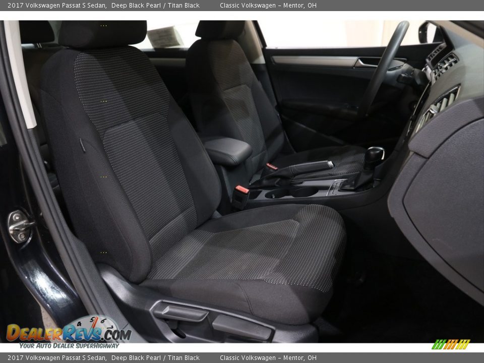 2017 Volkswagen Passat S Sedan Deep Black Pearl / Titan Black Photo #13