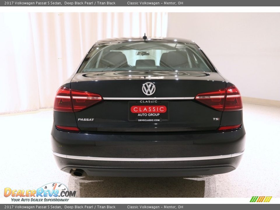 2017 Volkswagen Passat S Sedan Deep Black Pearl / Titan Black Photo #16