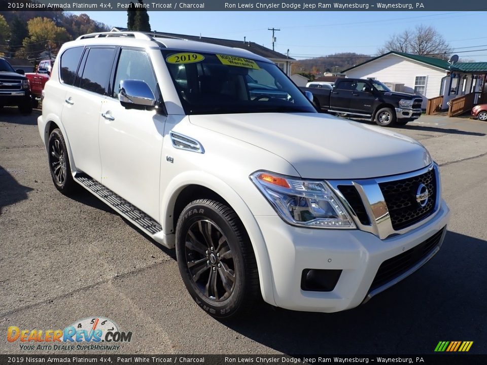 Front 3/4 View of 2019 Nissan Armada Platinum 4x4 Photo #8