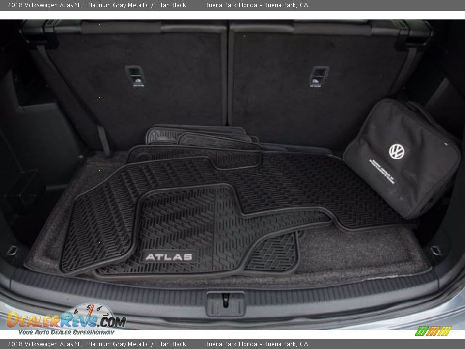 2018 Volkswagen Atlas SE Platinum Gray Metallic / Titan Black Photo #21
