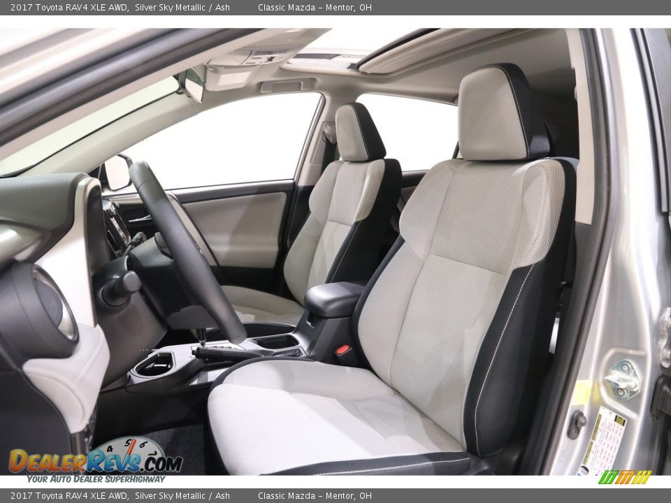 2017 Toyota RAV4 XLE AWD Silver Sky Metallic / Ash Photo #5