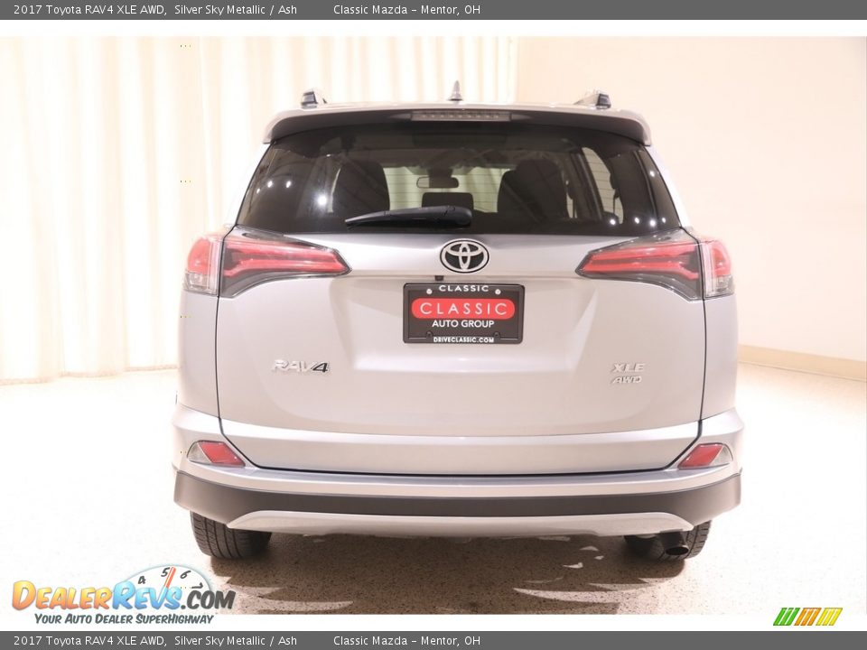 2017 Toyota RAV4 XLE AWD Silver Sky Metallic / Ash Photo #16