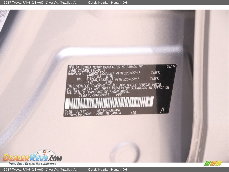 2017 Toyota RAV4 XLE AWD Silver Sky Metallic / Ash Photo #18