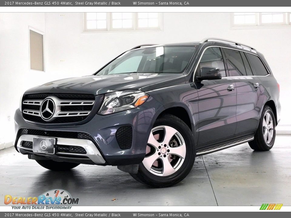 Front 3/4 View of 2017 Mercedes-Benz GLS 450 4Matic Photo #12