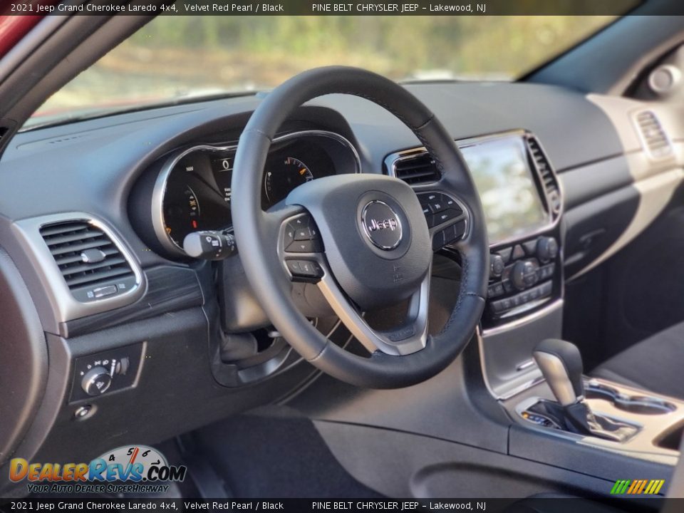 2021 Jeep Grand Cherokee Laredo 4x4 Velvet Red Pearl / Black Photo #10