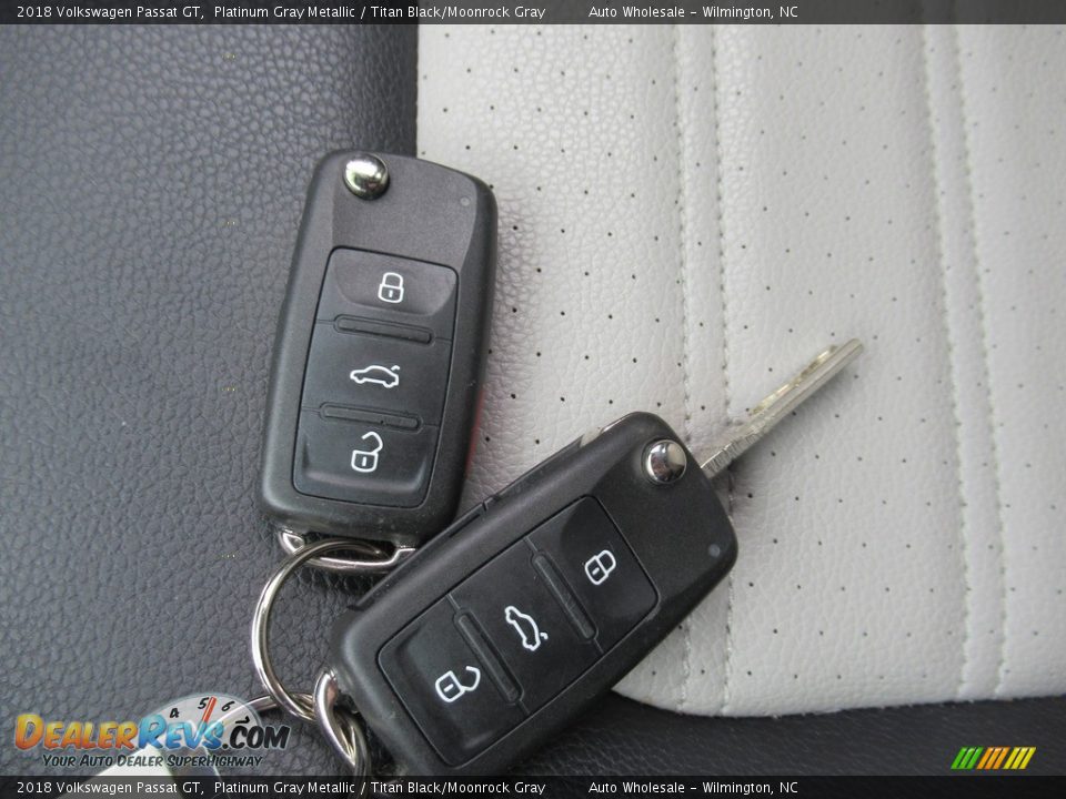 Keys of 2018 Volkswagen Passat GT Photo #20
