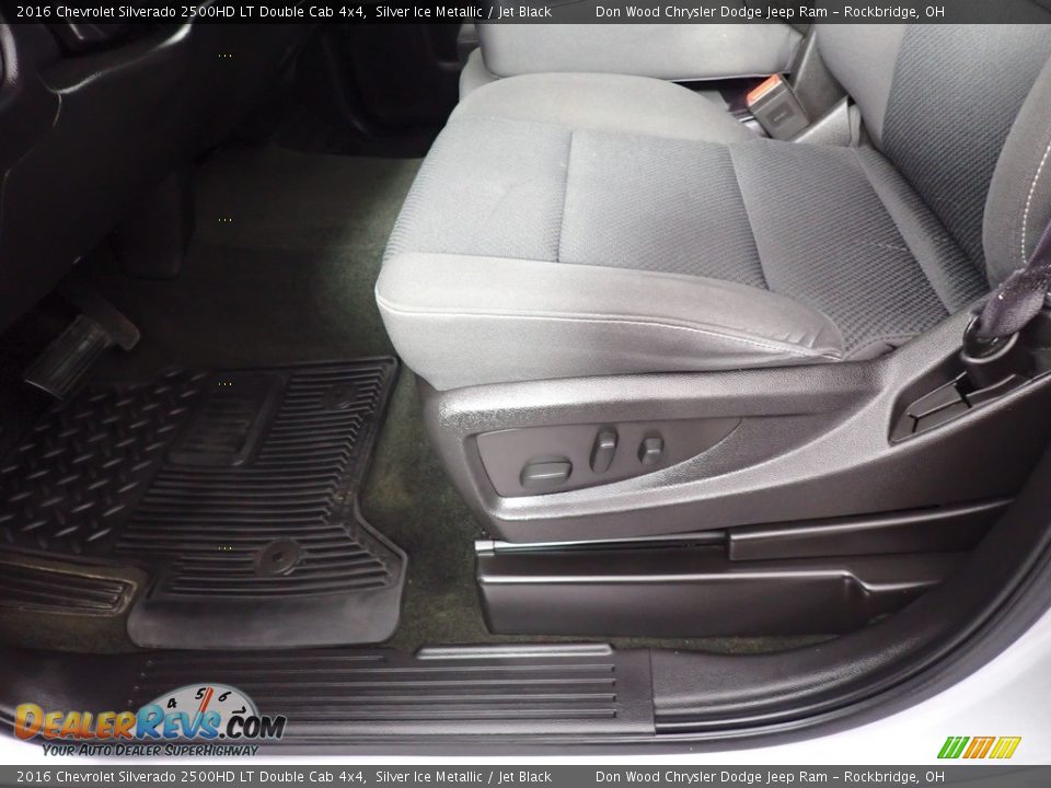 2016 Chevrolet Silverado 2500HD LT Double Cab 4x4 Silver Ice Metallic / Jet Black Photo #22