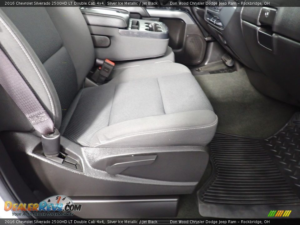 2016 Chevrolet Silverado 2500HD LT Double Cab 4x4 Silver Ice Metallic / Jet Black Photo #30
