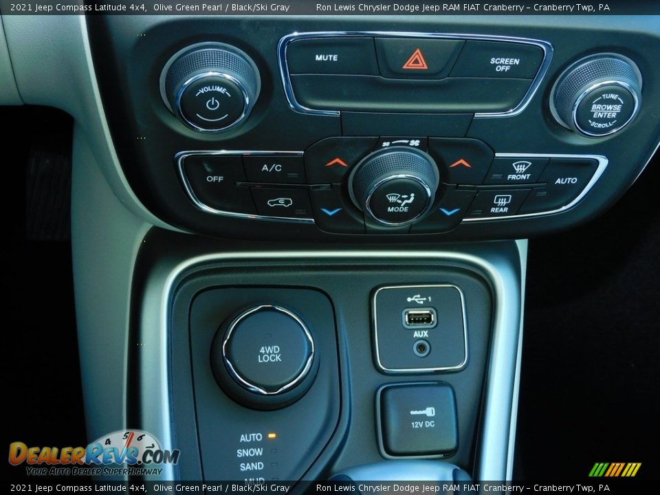 2021 Jeep Compass Latitude 4x4 Olive Green Pearl / Black/Ski Gray Photo #18