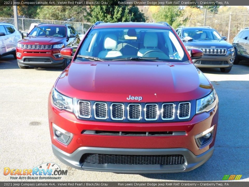 2021 Jeep Compass Latitude 4x4 Velvet Red Pearl / Black/Ski Gray Photo #2