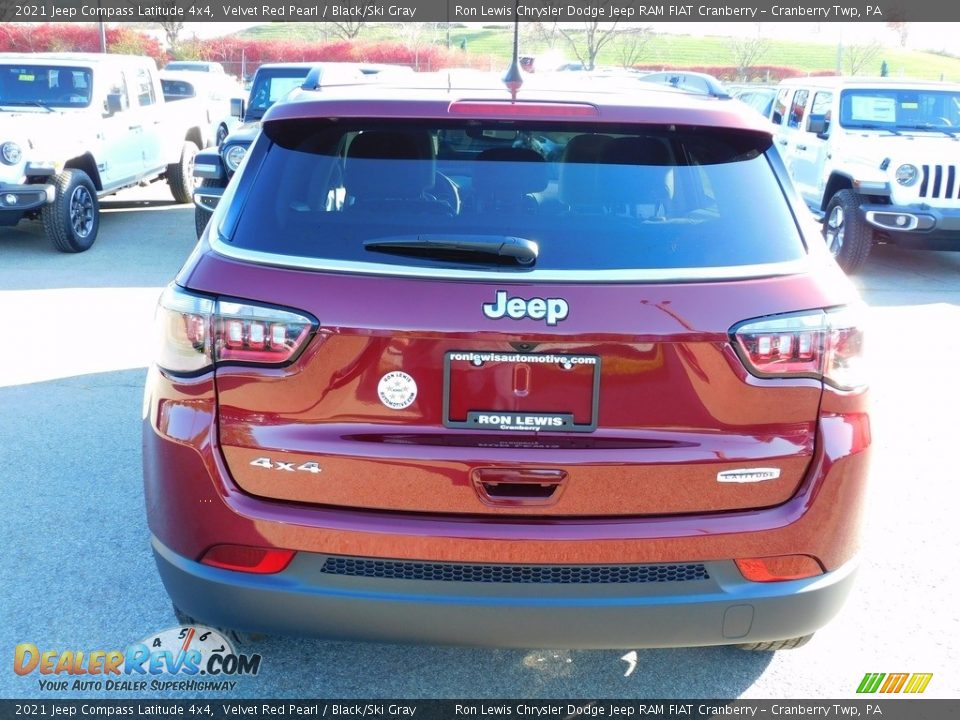 2021 Jeep Compass Latitude 4x4 Velvet Red Pearl / Black/Ski Gray Photo #6