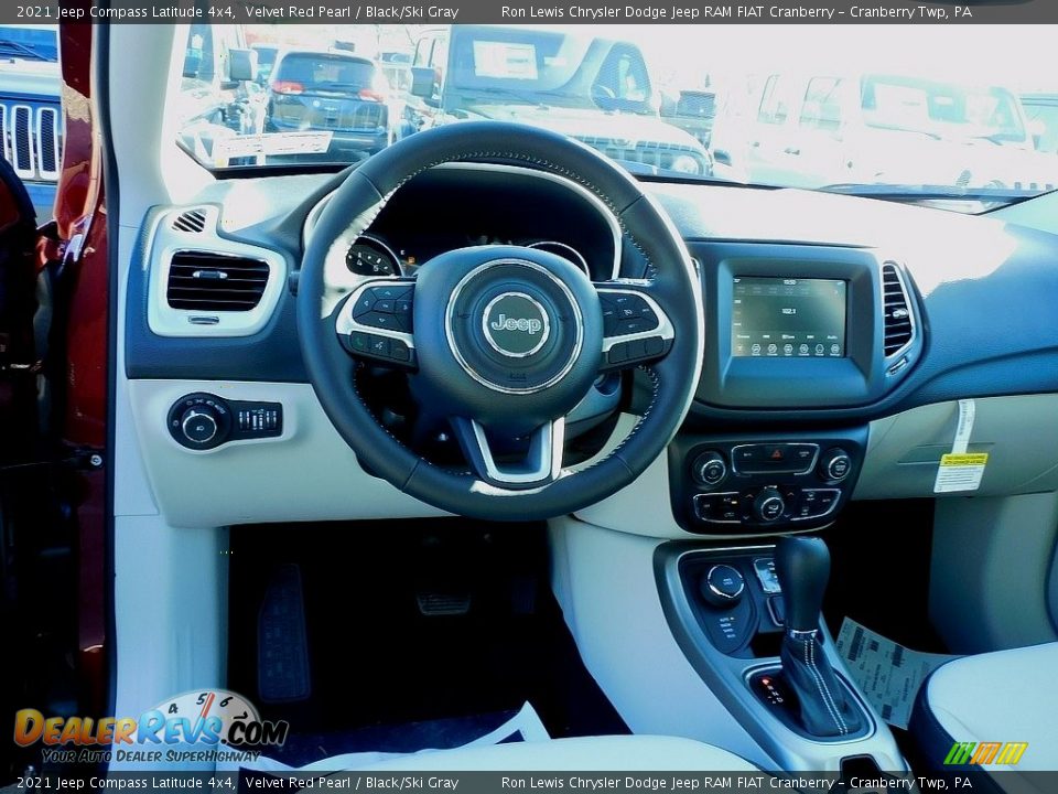 2021 Jeep Compass Latitude 4x4 Velvet Red Pearl / Black/Ski Gray Photo #13
