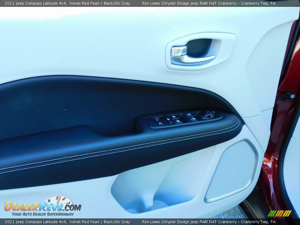2021 Jeep Compass Latitude 4x4 Velvet Red Pearl / Black/Ski Gray Photo #14