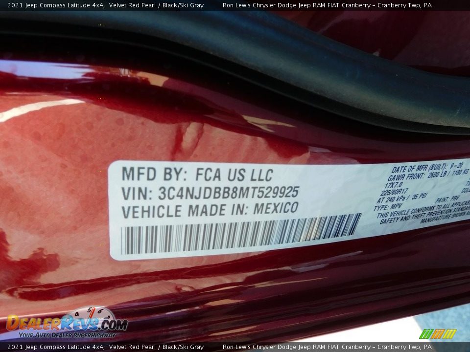 2021 Jeep Compass Latitude 4x4 Velvet Red Pearl / Black/Ski Gray Photo #20