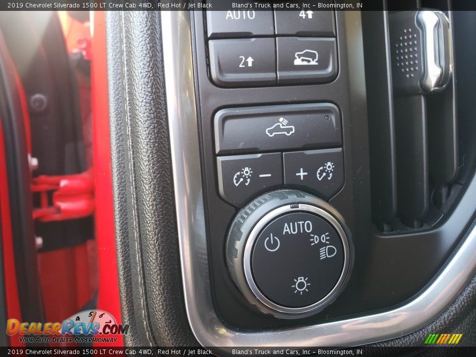 2019 Chevrolet Silverado 1500 LT Crew Cab 4WD Red Hot / Jet Black Photo #10