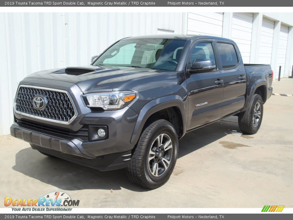 Front 3/4 View of 2019 Toyota Tacoma TRD Sport Double Cab Photo #3