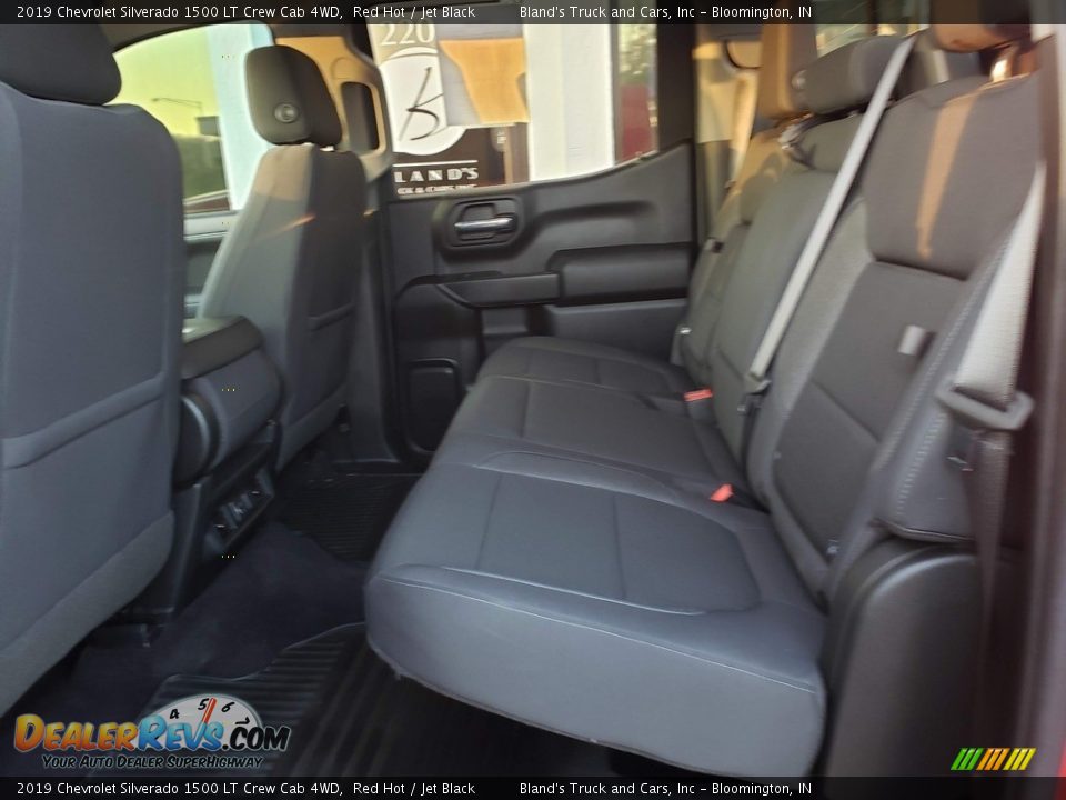 2019 Chevrolet Silverado 1500 LT Crew Cab 4WD Red Hot / Jet Black Photo #32