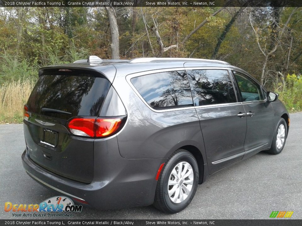 2018 Chrysler Pacifica Touring L Granite Crystal Metallic / Black/Alloy Photo #6