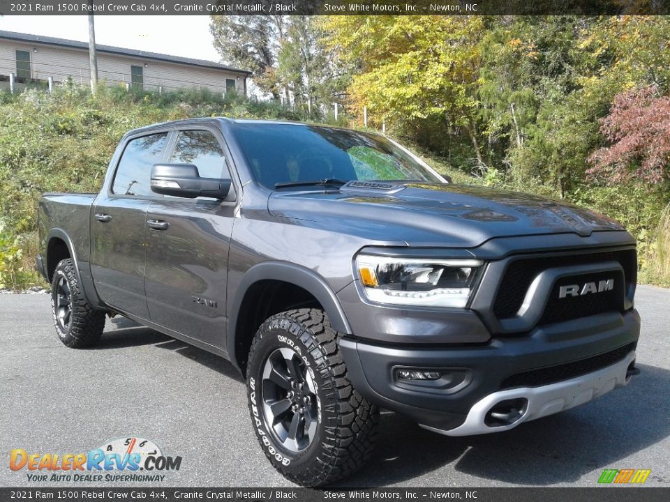 Front 3/4 View of 2021 Ram 1500 Rebel Crew Cab 4x4 Photo #4