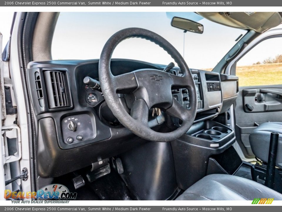 2006 Chevrolet Express 2500 Commercial Van Summit White / Medium Dark Pewter Photo #19