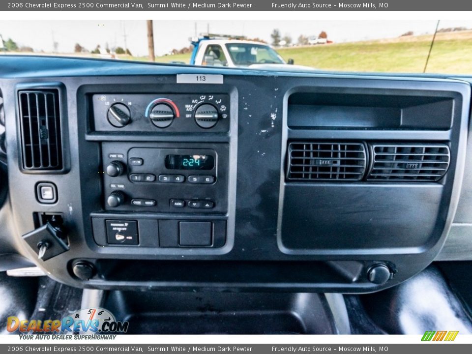 2006 Chevrolet Express 2500 Commercial Van Summit White / Medium Dark Pewter Photo #33