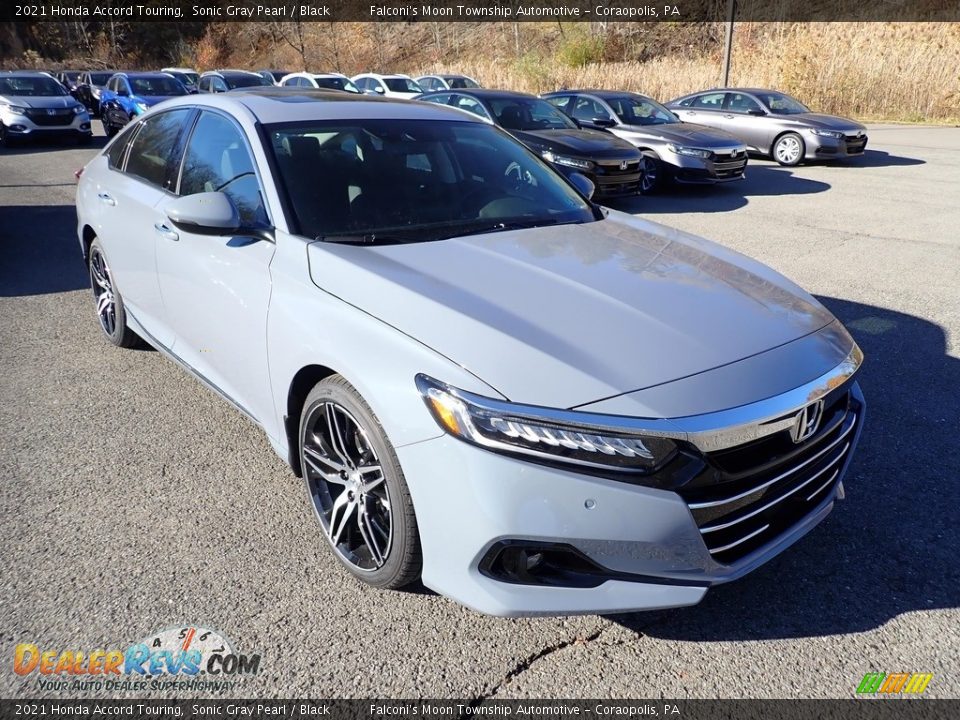 Front 3/4 View of 2021 Honda Accord Touring Photo #5