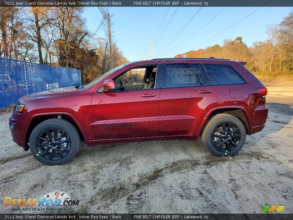 2021 Jeep Grand Cherokee Laredo 4x4 Velvet Red Pearl / Black Photo #4