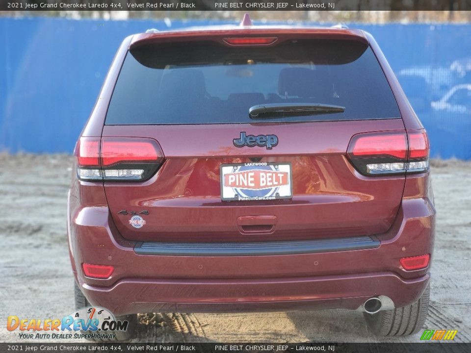 2021 Jeep Grand Cherokee Laredo 4x4 Velvet Red Pearl / Black Photo #7