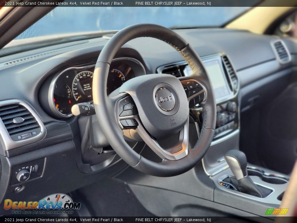 2021 Jeep Grand Cherokee Laredo 4x4 Velvet Red Pearl / Black Photo #10