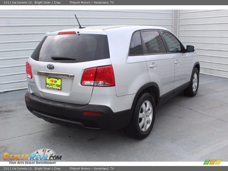 2011 Kia Sorento LX Bright Silver / Gray Photo #10
