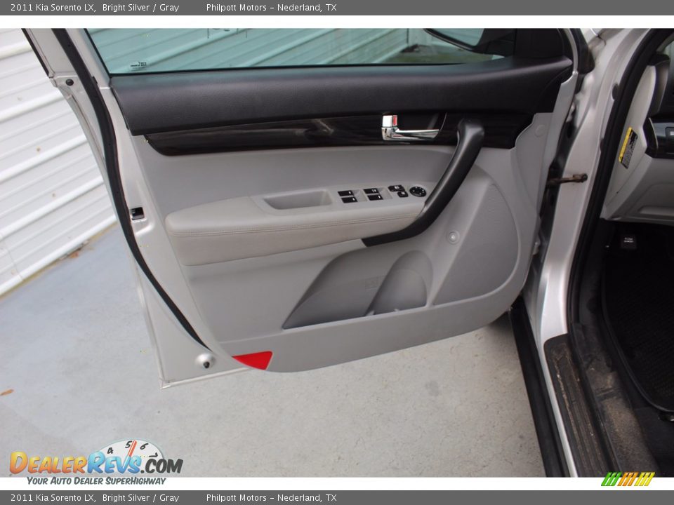 2011 Kia Sorento LX Bright Silver / Gray Photo #14