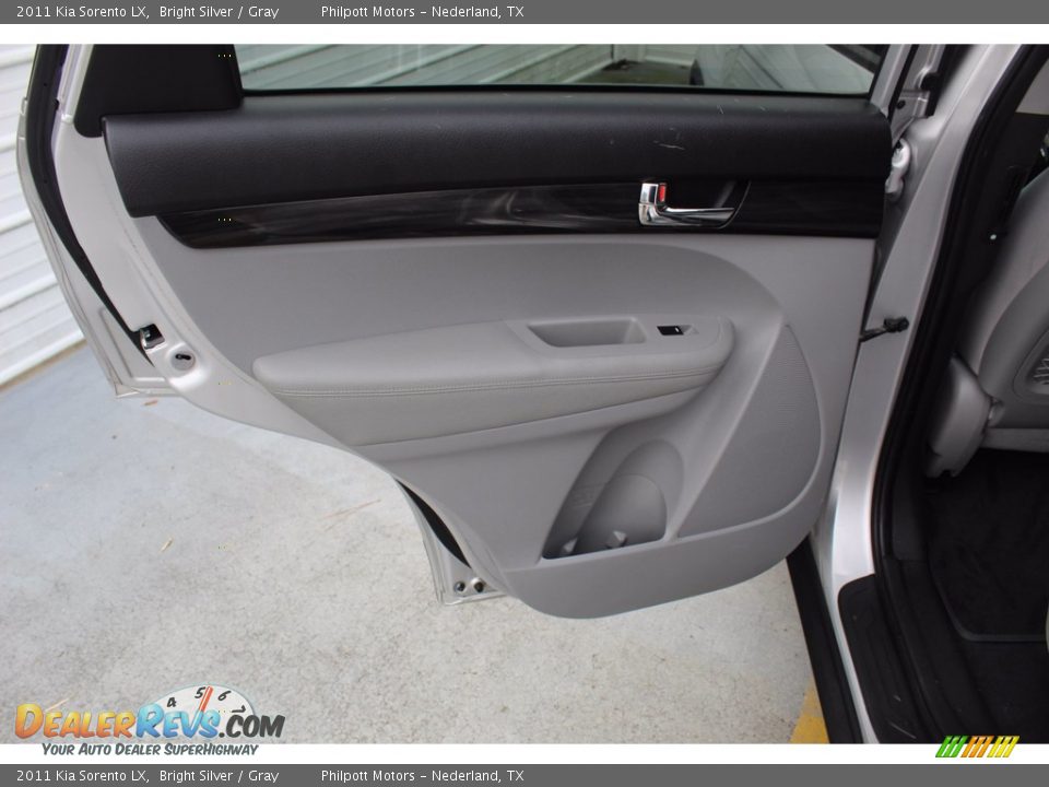 2011 Kia Sorento LX Bright Silver / Gray Photo #22