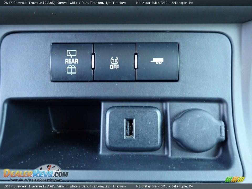 Controls of 2017 Chevrolet Traverse LS AWD Photo #28