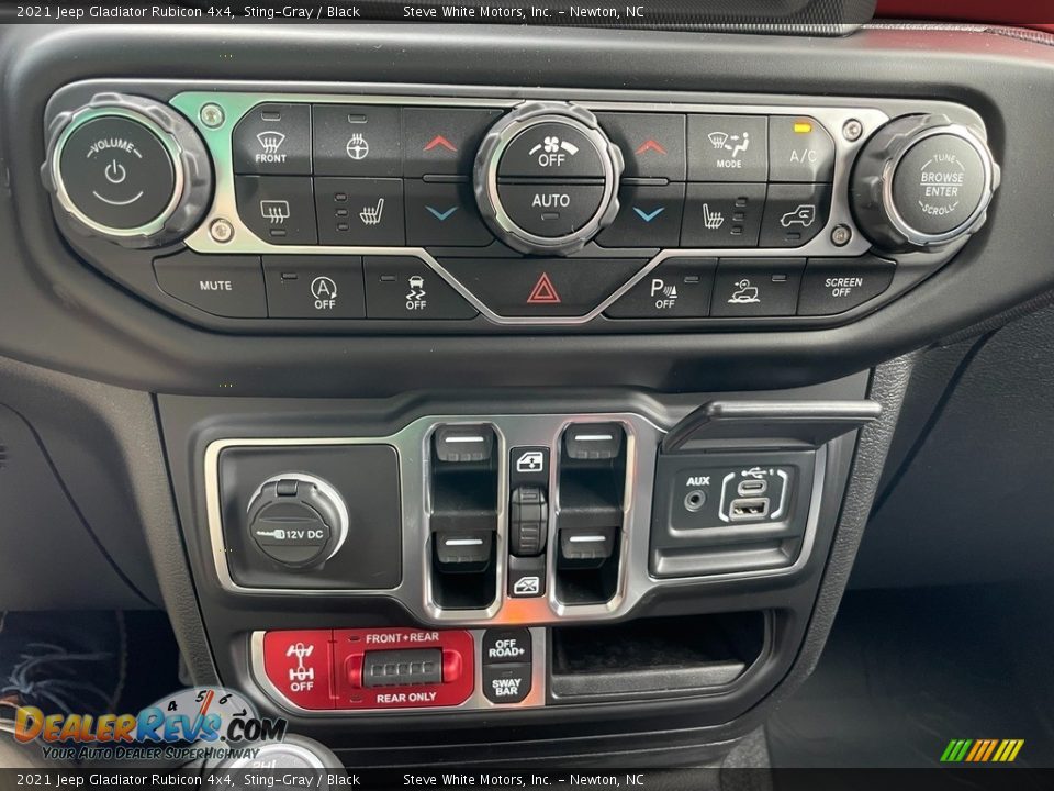 Controls of 2021 Jeep Gladiator Rubicon 4x4 Photo #26