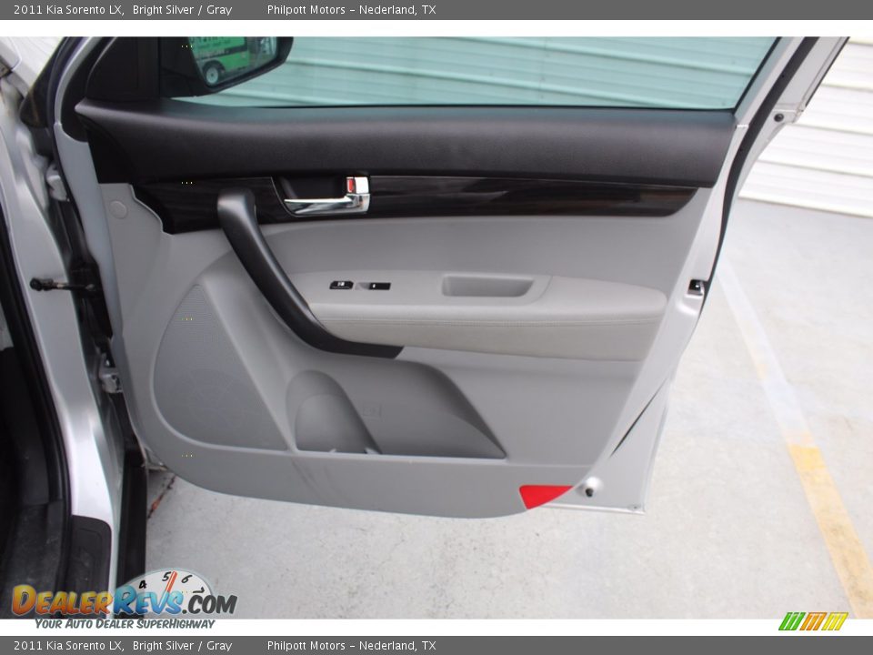 2011 Kia Sorento LX Bright Silver / Gray Photo #29